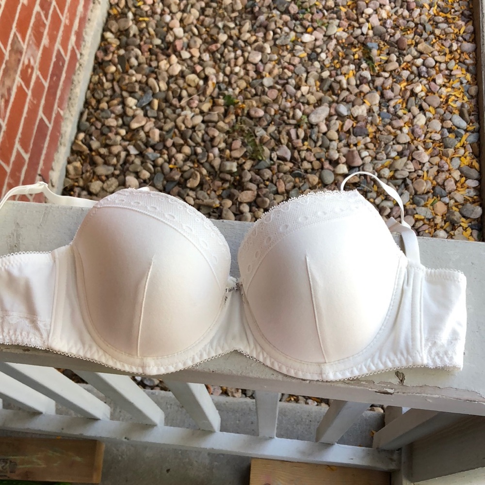 White Affinitas Bra